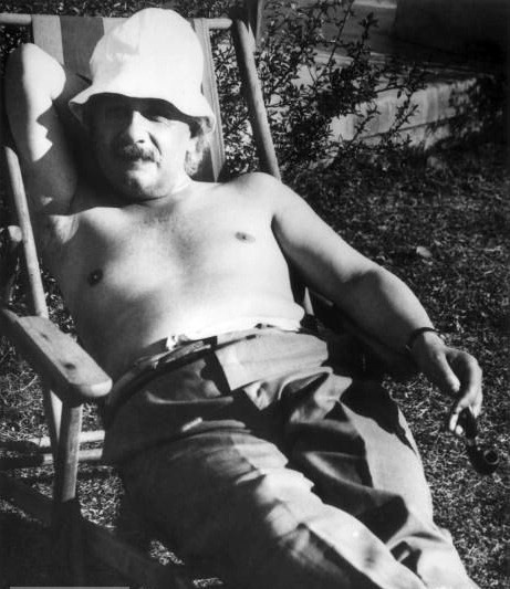 [Albert-Einstein-in-Palm-Spring-1932[5].jpg]