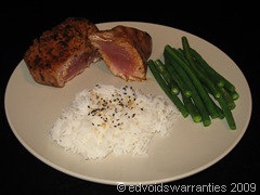 seared tuna with haricot vert and jasmine rice