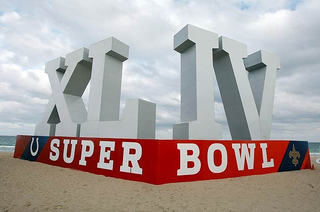 [super-bowl-sign-getty2[4].jpg]
