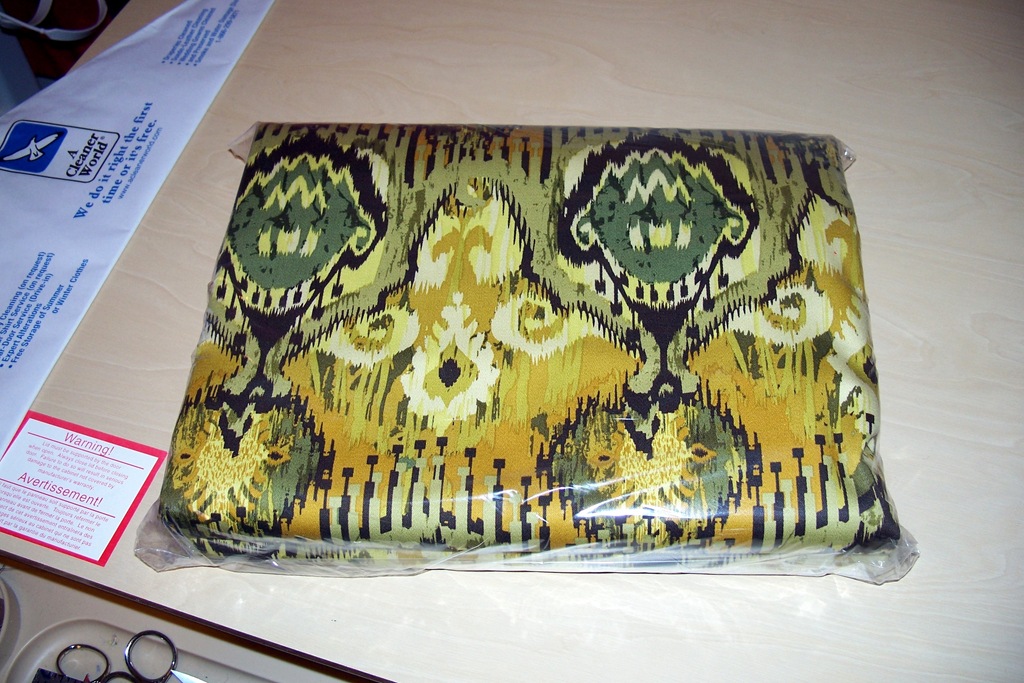 [Ikat Cotton fabric-EOS-2-2011[3].jpg]