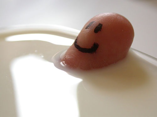 [Milk Bath-Bayat-Flickr-Agua y leche desnatada para luchar contra la gota[3].jpg]