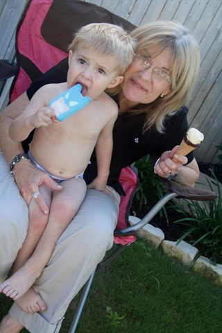 [Mammer and Ice Cream 002[5].jpg]