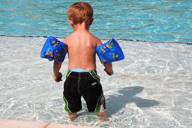 [Floaties & Kaylynn's Wedding 001[3].jpg]