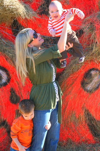 [Pumpkin Patch 2010 037[4].jpg]