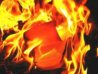 [fahrenheit_451_-_libros_ardiendo[2].jpg]