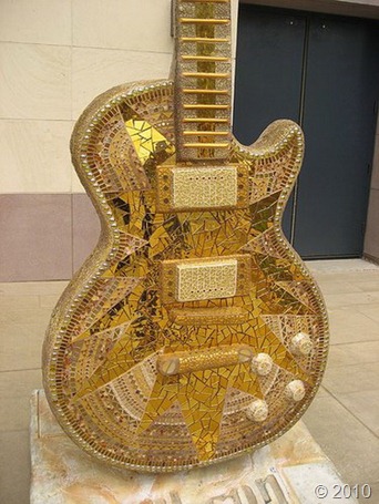 gold-guitar