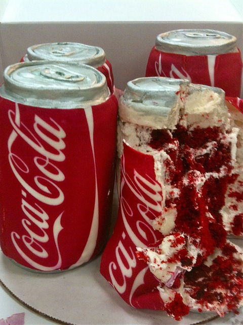 [Coca-Cola Cake[4].jpg]