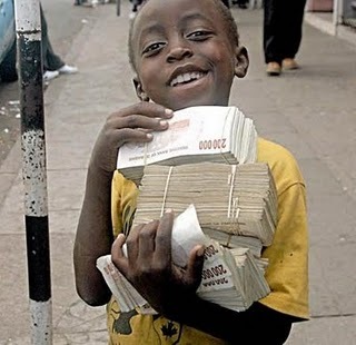 [hyperinflation in zimbabwe[4].jpg]