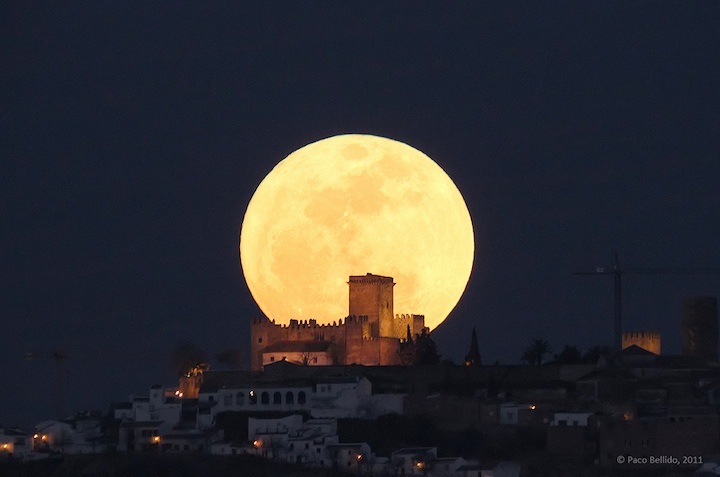 [supermoon06[3].jpg]