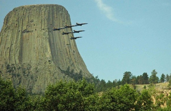 The-Most-Famous-And-Scary-Devil-Tower-10