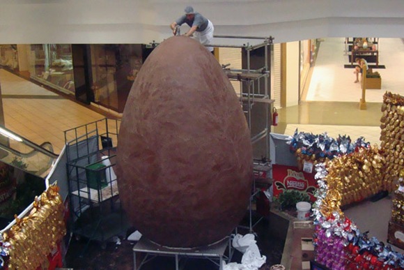Record_Biggest_Worlds_Largest_Easter_Egg_Unfinished_Imperatriz_Nestle_Brazil_2010-2LG