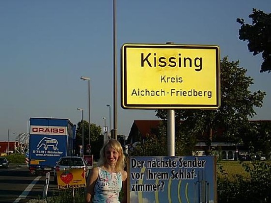 Kissing_Germany