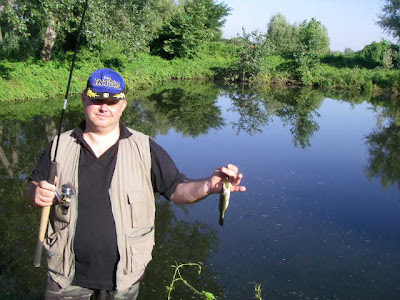 Il mio mitico papà e i suoi big bass :) Il mio mitico papà e i suoi big bass :)