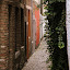 [EN] Liege, Belgium. The walls of narrow Impasse de la Couronne. [SK] Liege, Belgicko. Uzka ulicka Impasse de la Couronne.