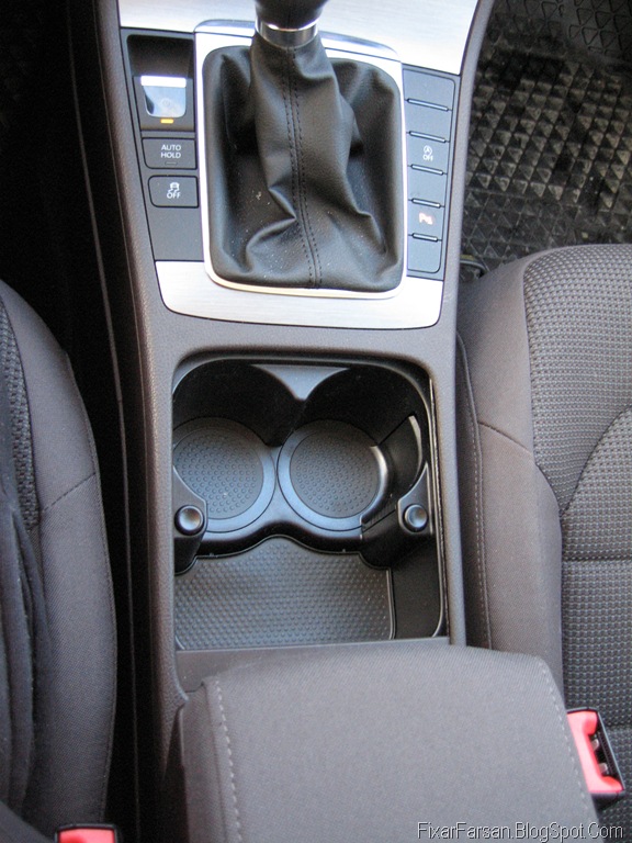 [Volkswagen Passat 2011 TDI Masters BlueMotion 047[5].jpg]