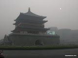 Quien echa de menos Lleida con este clima? Xi'an fue capital del imperio por muchos anyos. Tiene un amurallamiento de ladrillo impresioante y sus famosas torres del tambor y de la campana. Aqui esta acuartelado el ejercito de los guerreros de terracota.