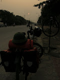Puesta de sol postnuclear en Hong Linh.