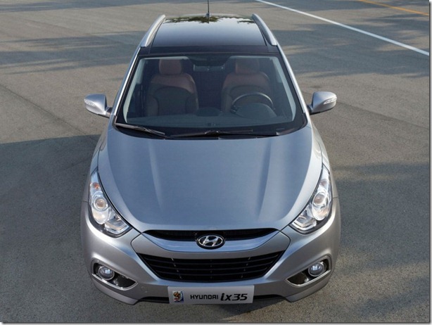 2011-Hyundai-ix35-Front-Top-View-800x600