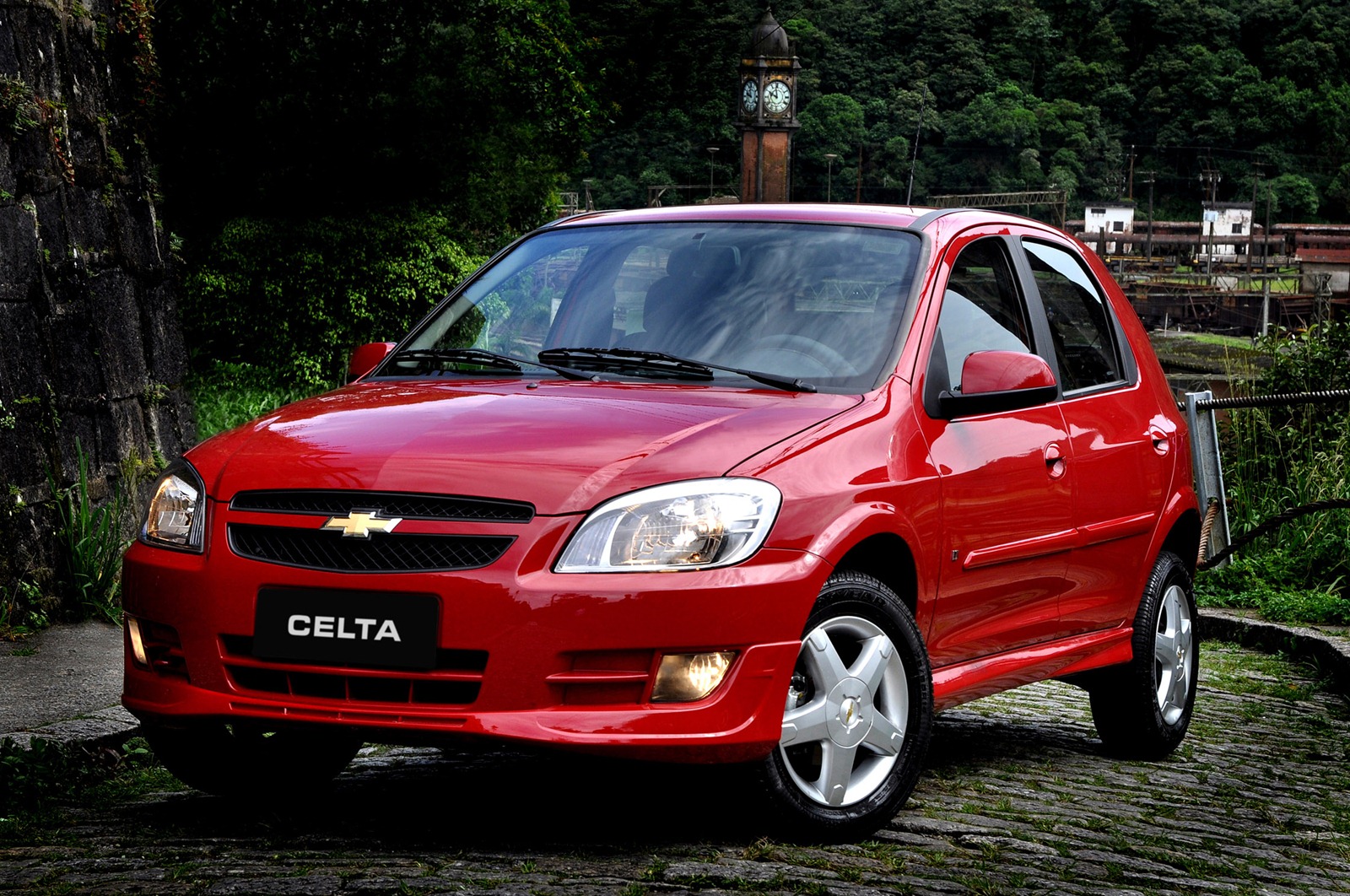 [2012-Chevrolet-Celta-B00.jp[3].jpg]