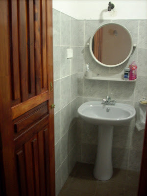 drifters hotel narigama hikkaduwa sri lanka bathroom toilet shower