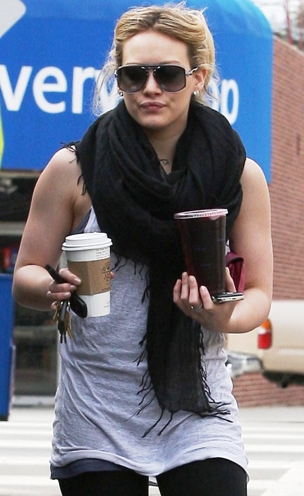 [hilary-duff-miley-cyrus[5].jpg]