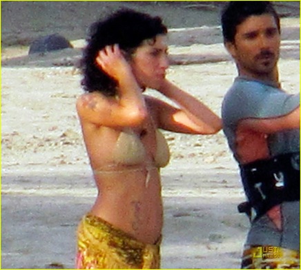 amy-winehouse-spot-on-04
