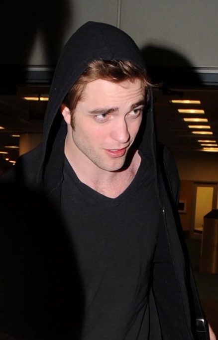 [robert-pattinson-couver-4109-12[4].jpg]