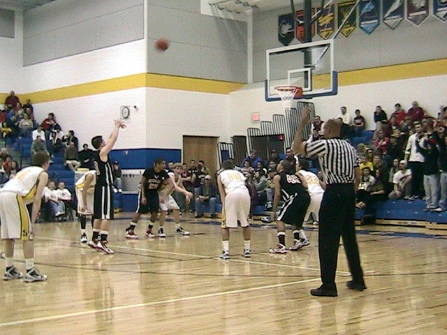 [Nate Dodds shoots a free throw vs. Springfield Shawnee in the Division II sectional semifinal from 3-1-10[4].jpg]