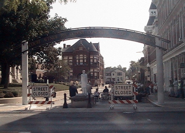 [Court Avenue from the west side of Main Street at dedication from 9-15-09[3].jpg]
