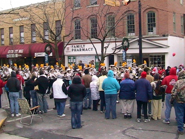 [Christmas Parade Benjamin Logan Marching Band from 12-5-09[4].jpg]
