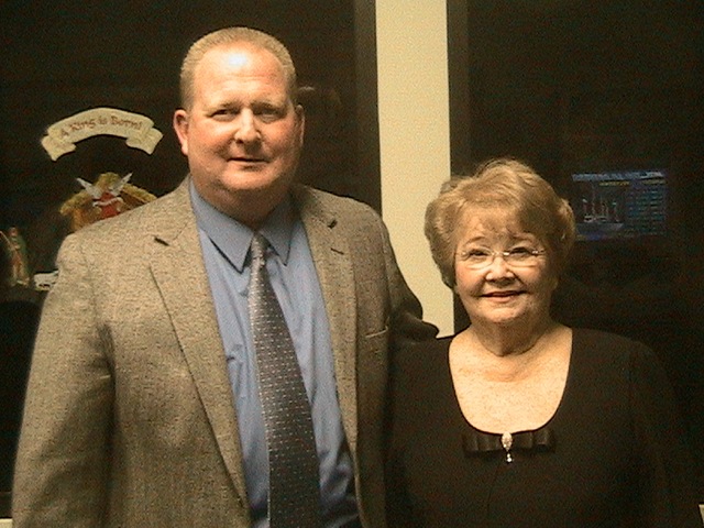 [Frank Dietz and Linda Hollanshead at Indian Lake Area Chamber of Commerce annual dinner from 12-5-09[5].jpg]