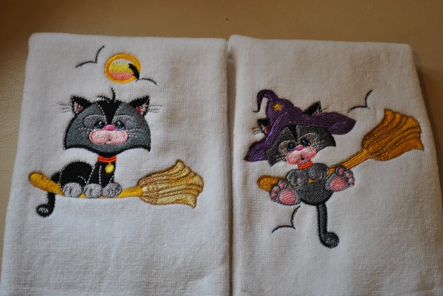 [Embroidered Halloween Towels 002[3].jpg]