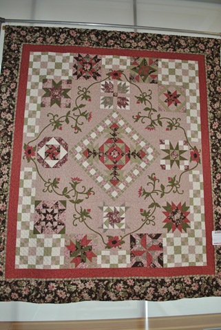 [Quilts in the Gardens 2011 010[3].jpg]