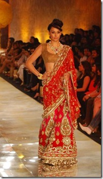 Manish Malhotras collection7 at HDIL2010