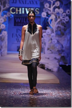 WIFW SS 2011 Collection By JJ Valaya17