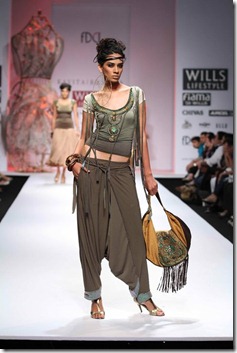 WIFW SS2011 Collection by Kavita Bhartia34