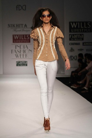 [WIFW SS 2011 collection by  Nikhita 8[5].jpg]