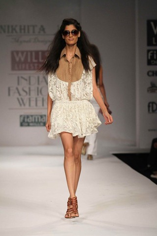 [WIFW SS 2011 collection by  Nikhita 10[5].jpg]