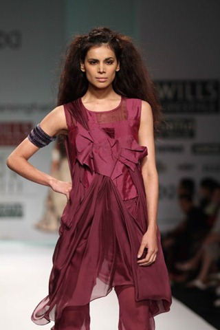 [WIFW SS 2011 colection by Roma Narsinghani (6)[4].jpg]