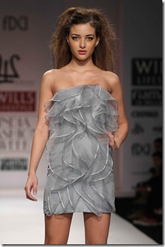 WIFW SS 2011  Walnut by Nidhi & Divya Ghambhir (11)