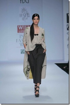 WIFW SS 2011 collection by Vineet Bahl (3)