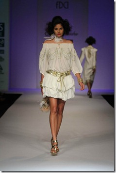 WIFW SS 2011 collection by Preeti Chandra's Show   (26)