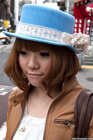 [2010-03-23-Harajuku-Hats-030-P6814-600x903[2].jpg]
