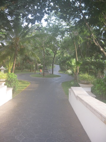 [Second anniversary (Leela Kempinski, Goa) - May 2009 018[3].jpg]