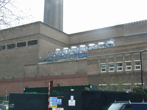 裏テートモダン