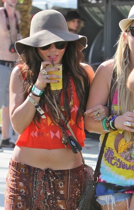 vanessa-hudgens-coachella-josh-hutcherson-07