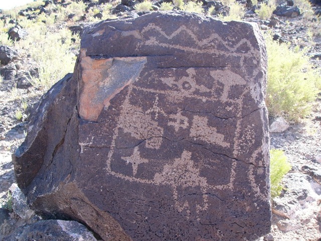 [petroglyph[3].jpg]