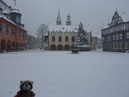 http://lh4.ggpht.com/_OF-vzidW69c/S2NDKKS0f8I/AAAAAAAAB9w/n7F2YxDhaA8/1%20-%20iluaP%20-%20Goslar.JPG