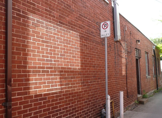 [alley3.jpg]