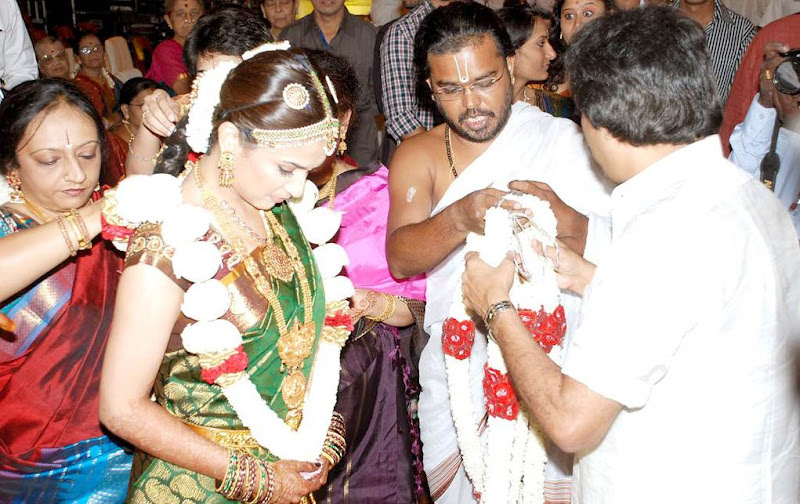 CLICK THE ABOVE ARROW TO ZOOM THE IMAGE